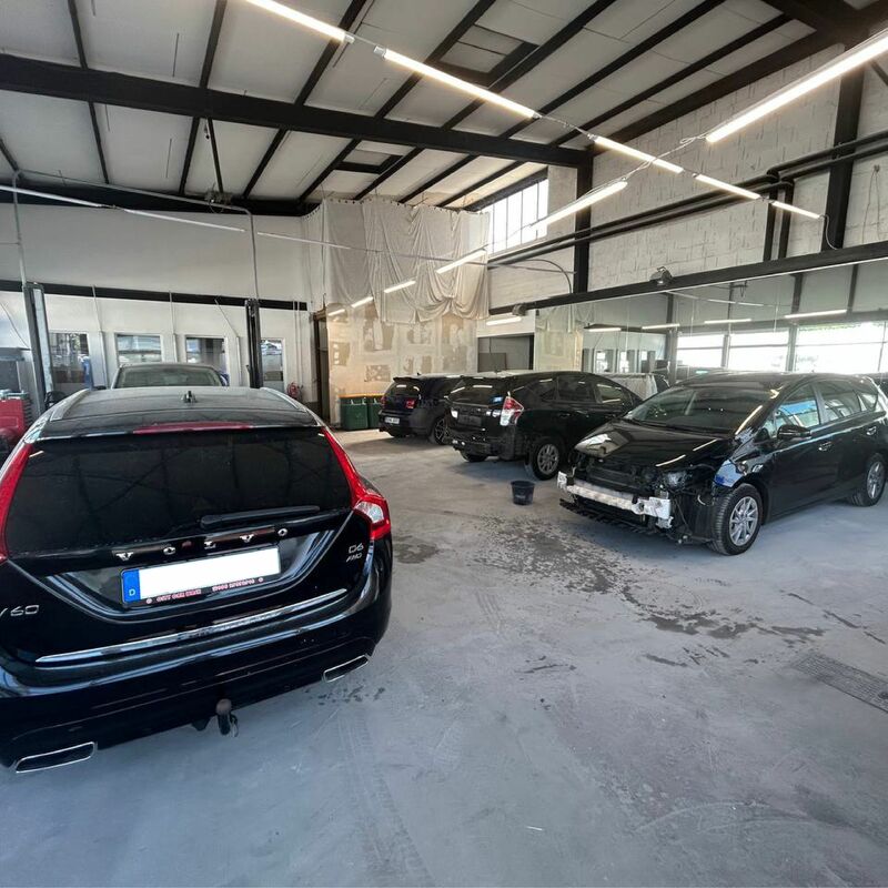 Einblick in die Kfz-Werkstatt V-Motors 24